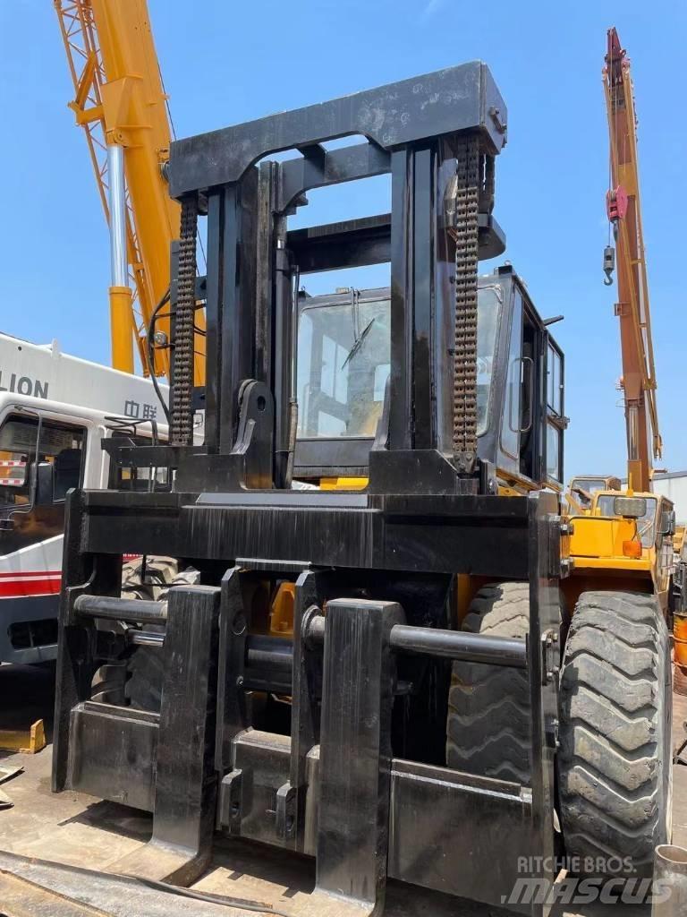 Komatsu 30 Ton Дизельные погрузчики