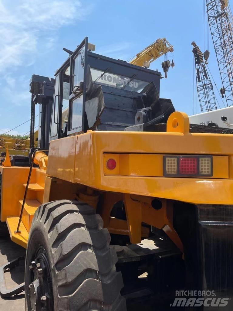 Komatsu 30 Ton Дизельные погрузчики