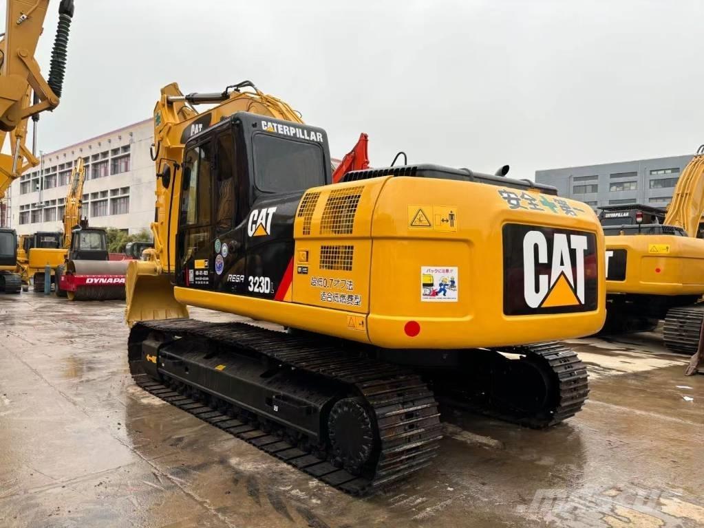 CAT 323 D Гусеничные экскаваторы