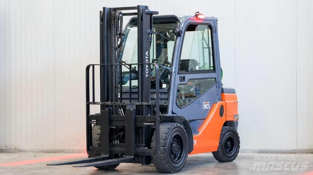 Toyota 02-8 FGF 30 Газовые погрузчики