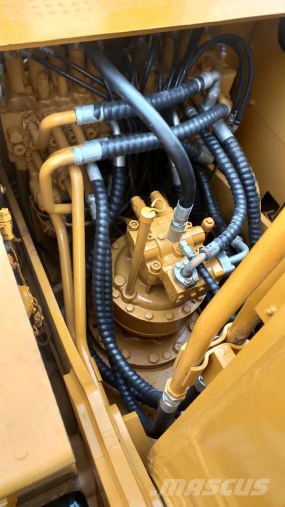 CAT 320D2 Гусеничные экскаваторы