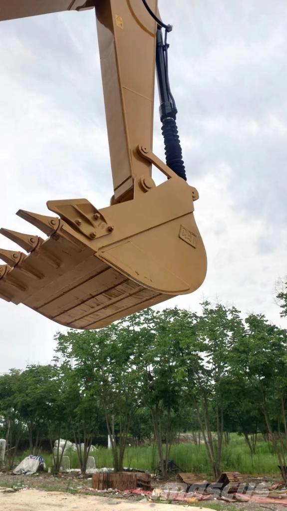 CAT 320D2 Гусеничные экскаваторы