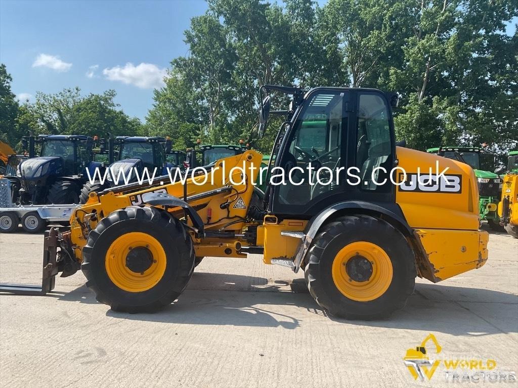 JCB TM 320 S Сельскохозяйственные телескопические погрузчики