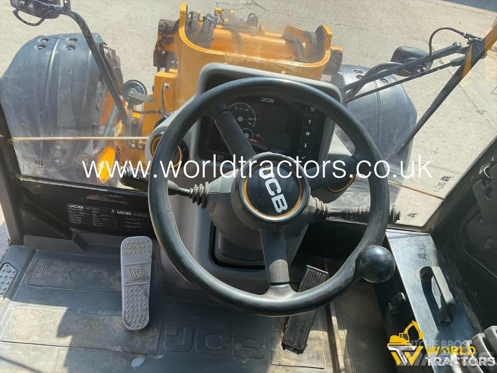 JCB TM 320 S Сельскохозяйственные телескопические погрузчики