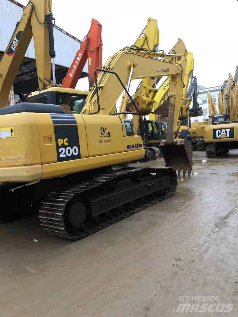 Komatsu 200-7 Гусеничные экскаваторы