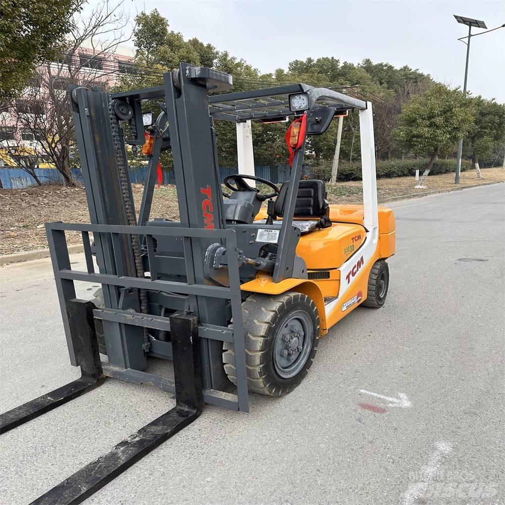 TCM FD30ZT Дизельные погрузчики