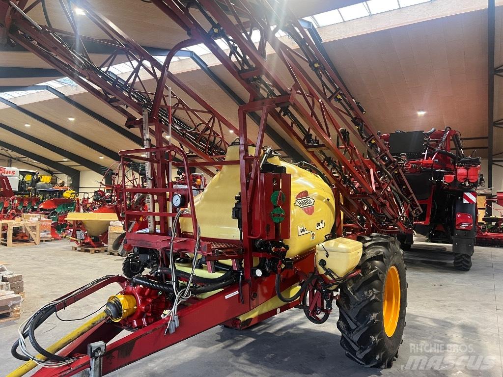 Hardi Commander 2800 Прицепные опрыскиватели