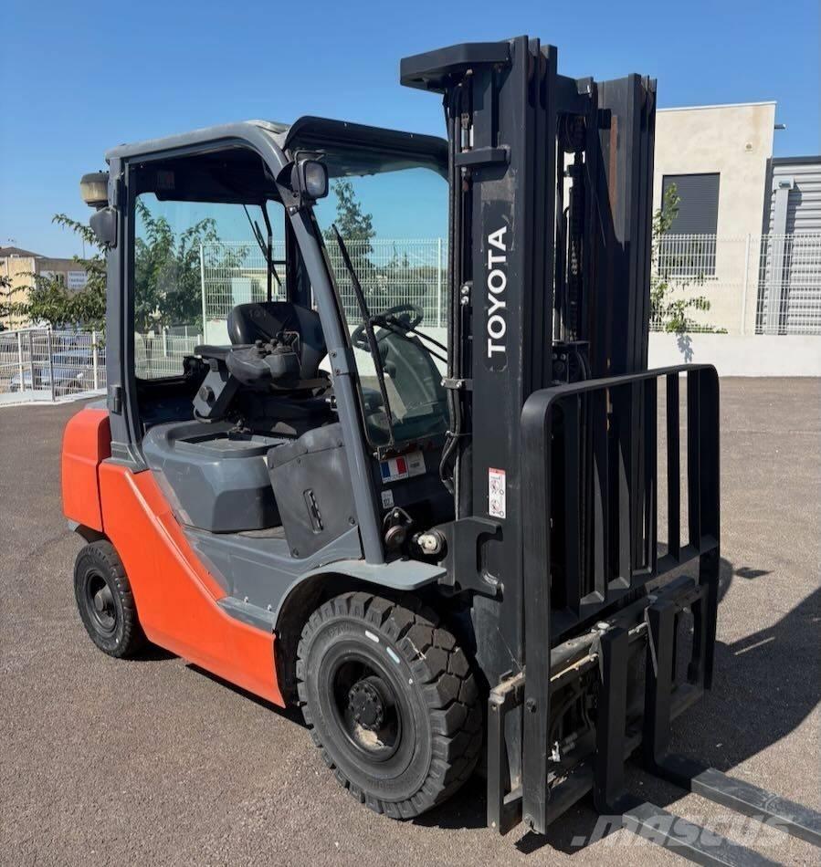 Toyota 02-8 FDF 25 Дизельные погрузчики