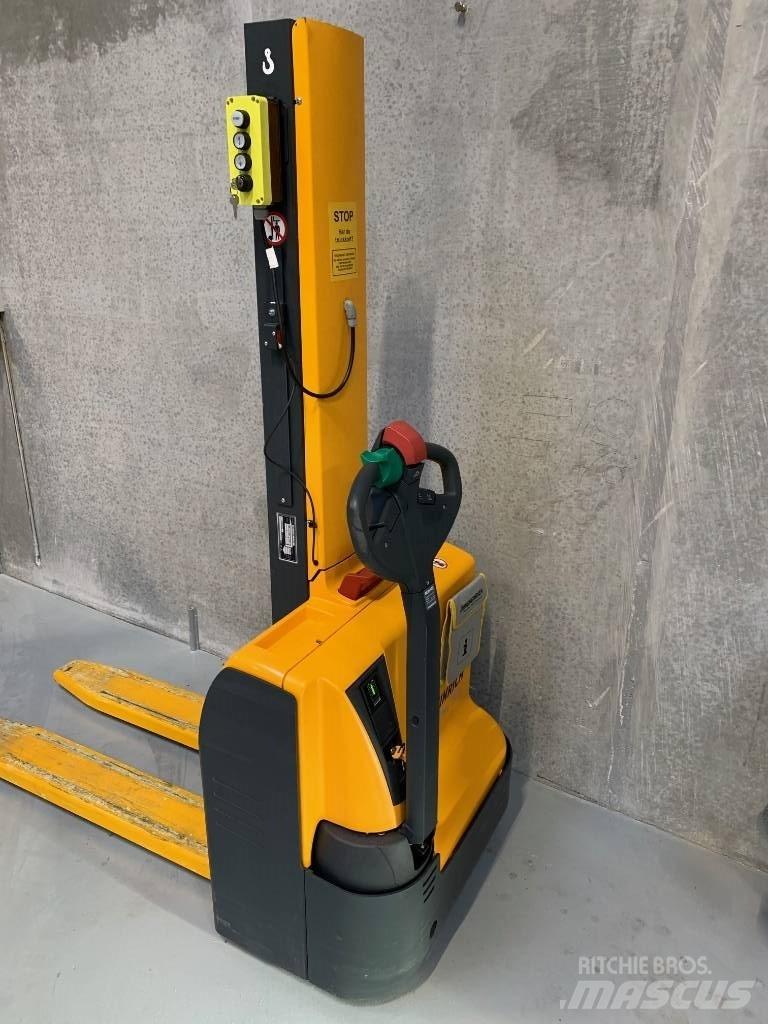 Jungheinrich EMC 110 Ручные штабелёры с электроподъёмом