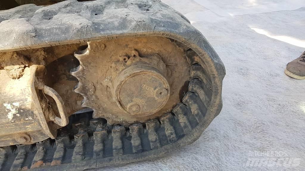 Komatsu PC24MR-5 Мини-экскаваторы