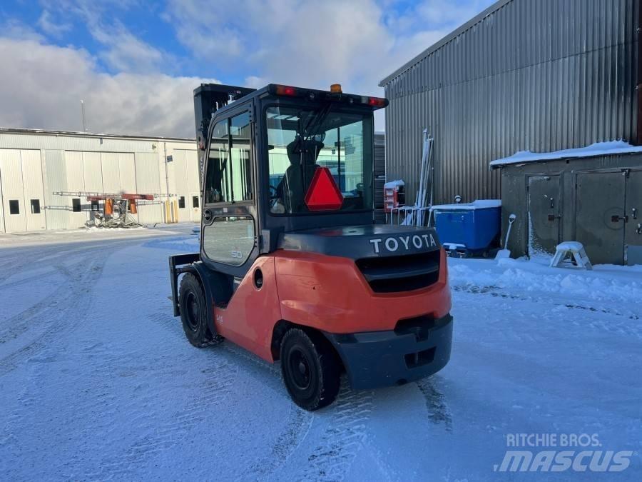 Toyota 40-8FD50N Дизельные погрузчики