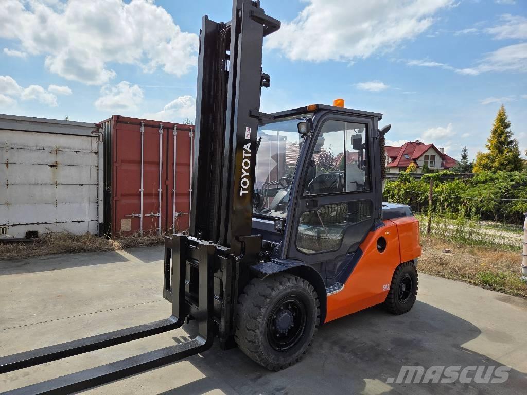 Toyota 40-8FD50N Дизельные погрузчики