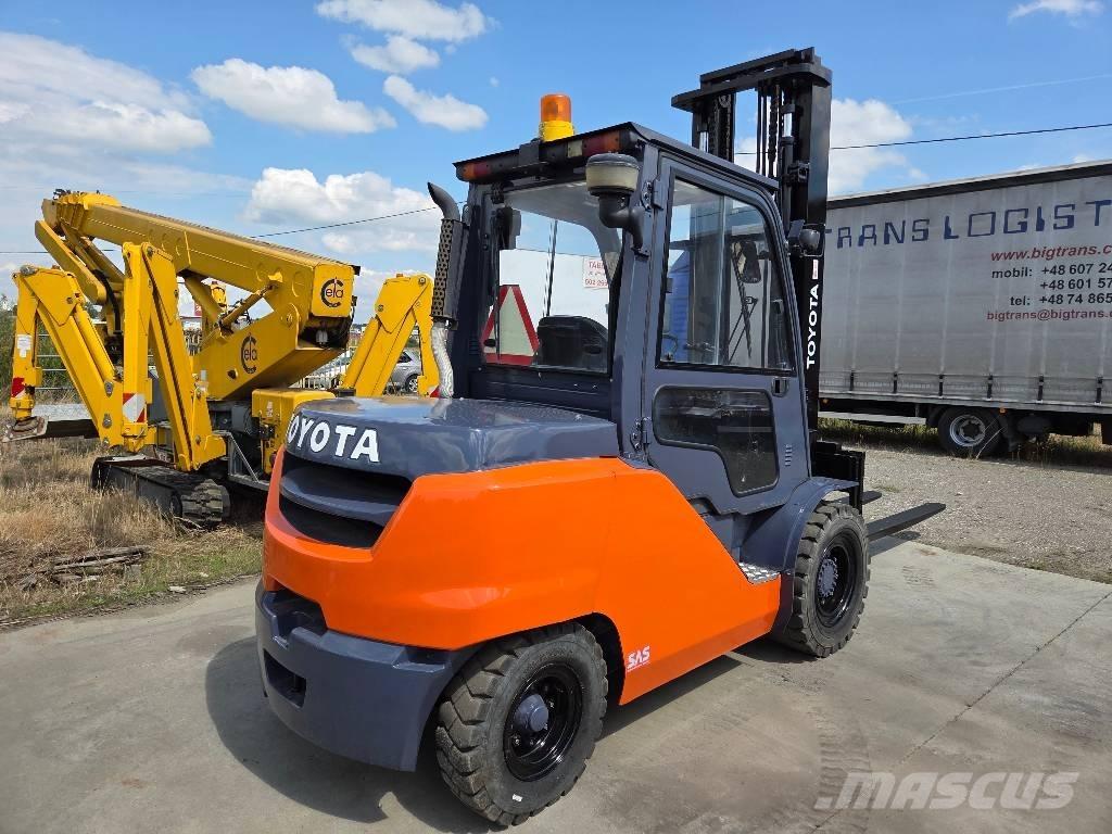 Toyota 40-8FD50N Дизельные погрузчики