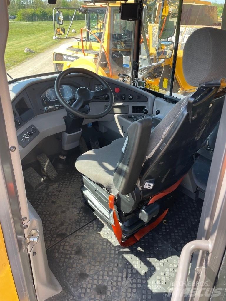 Volvo A30G Шарнирно-сочленённые самосвалы
