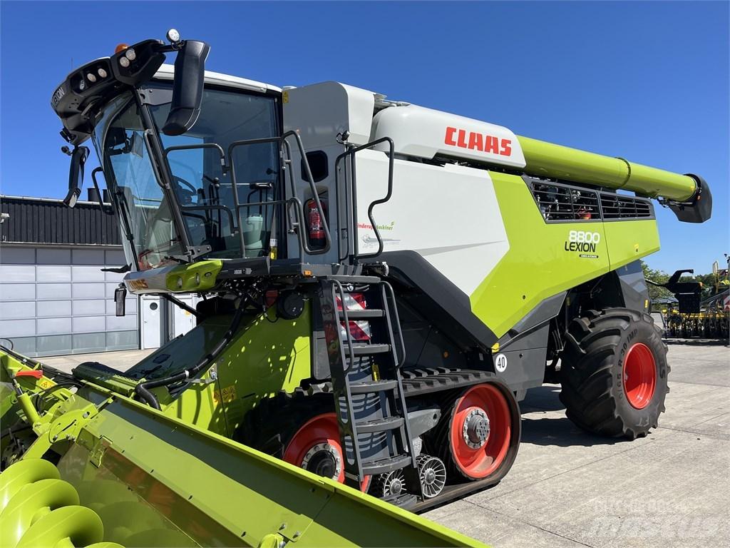 CLAAS Lexion 8800TT Зерноуборочные комбайны