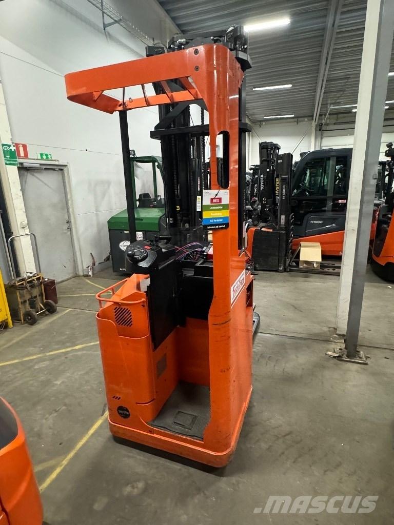 Toyota SSE160 Самоходные электроштабелёры