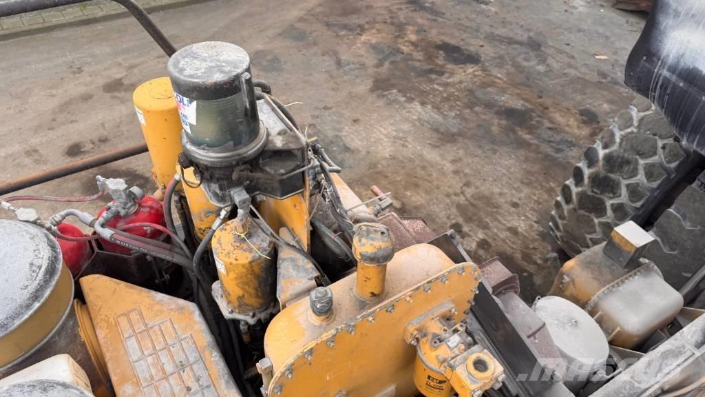 CAT 775 D Карьерные самосвалы