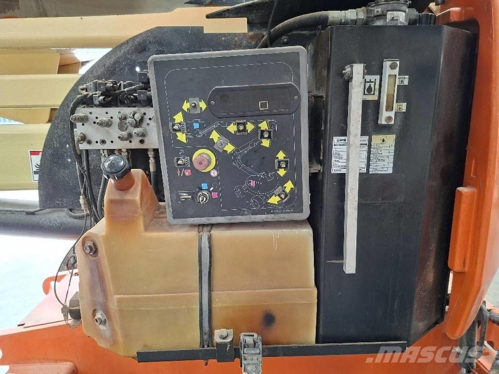 JLG 450 AJ Компактные самоходные стреловые подъемники