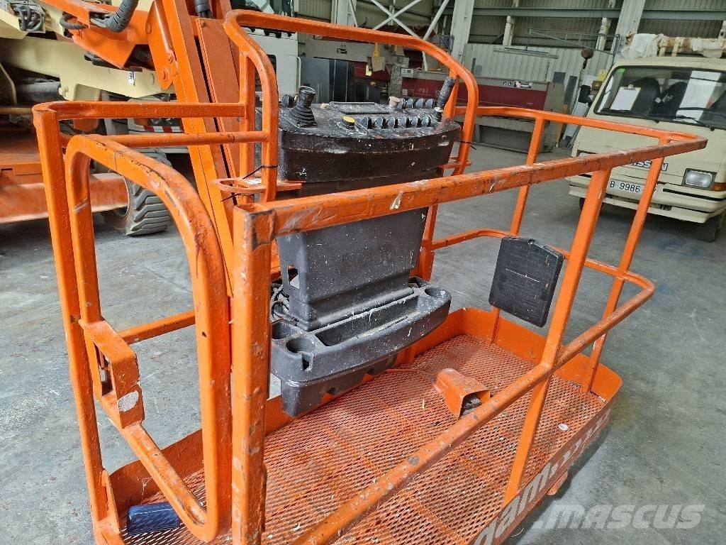 JLG 450 AJ Компактные самоходные стреловые подъемники