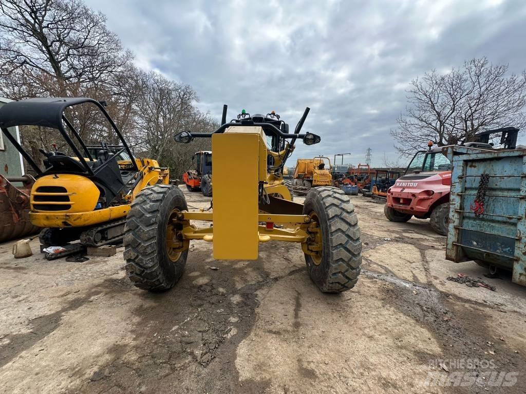 CAT 150 Грейдеры