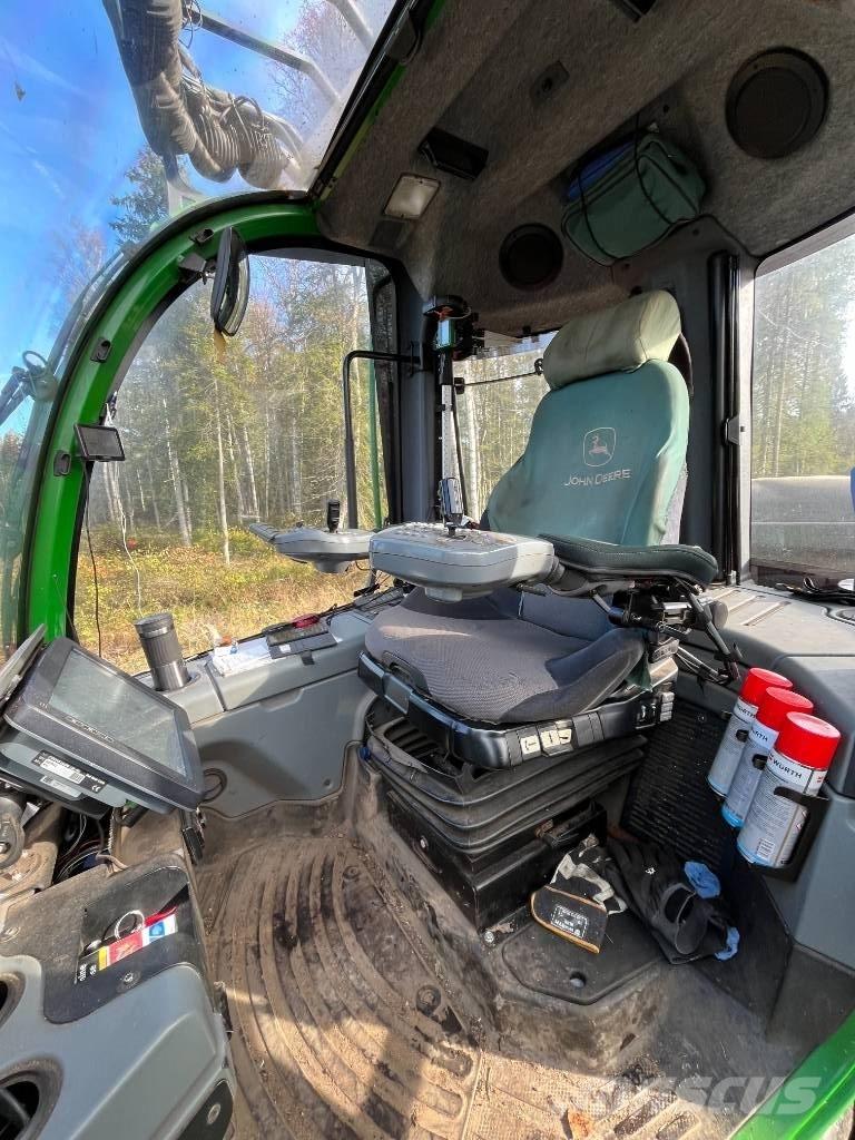 John Deere 1270G 8W Харвестеры
