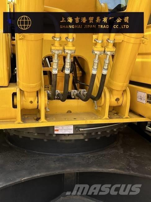 Komatsu PC 220 Гусеничные экскаваторы