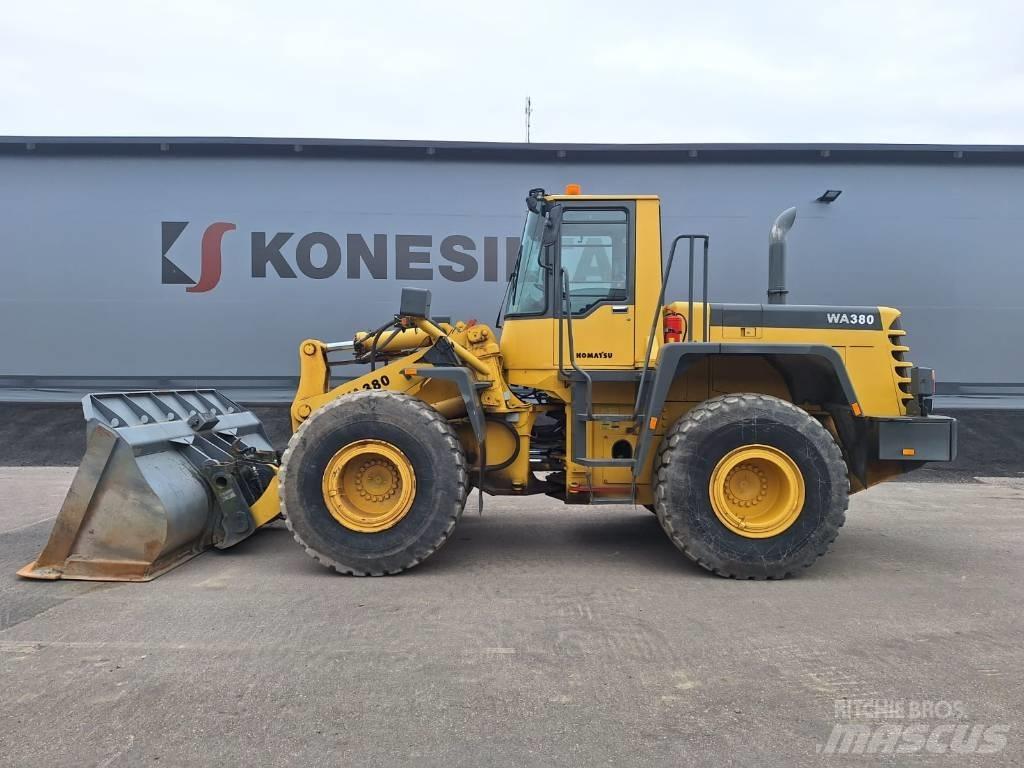 Komatsu WA 380-3A Фронтальные погрузчики