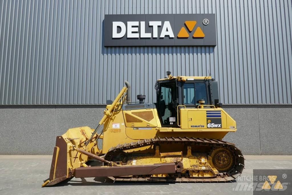 Komatsu D65WX-17 Гусеничные бульдозеры