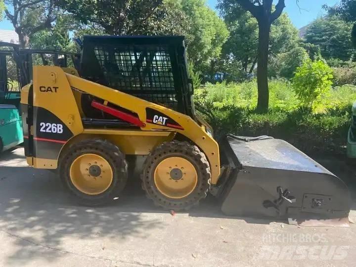 Cata-Dyne 226B Мини-погрузчики