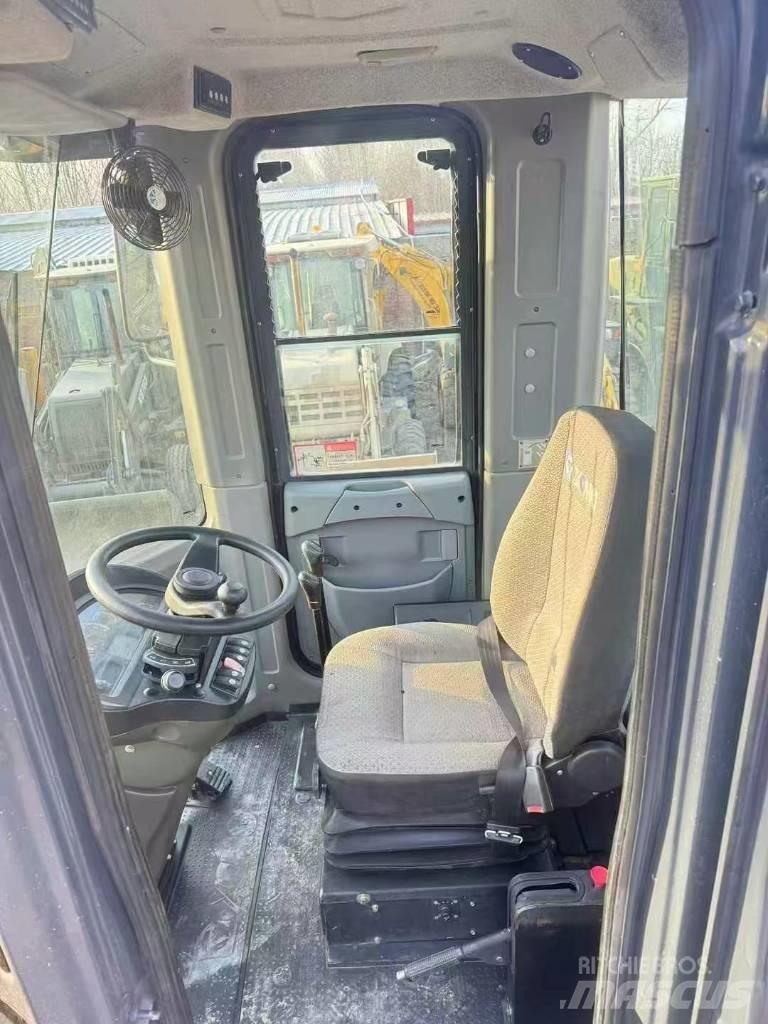 XCMG LW 500 F N Фронтальные погрузчики