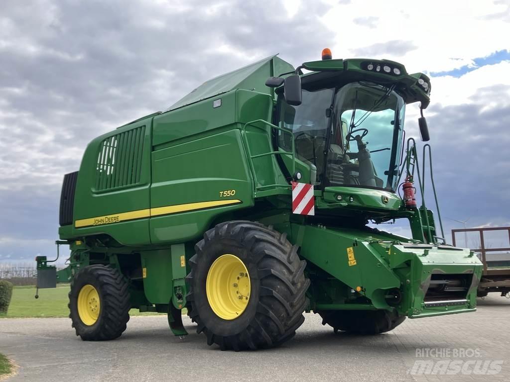 John Deere T550 Зерноуборочные комбайны