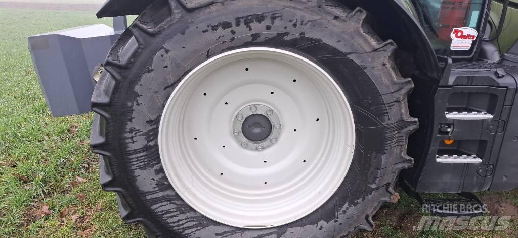 Valtra T235 active Трактора