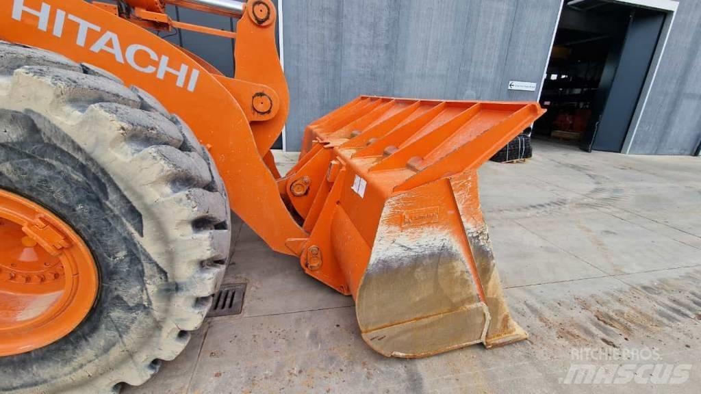 Hitachi ZW 310-6 Фронтальные погрузчики