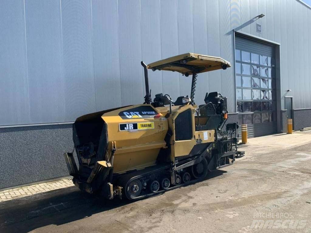 CAT AP355F Асфальтоукладчики