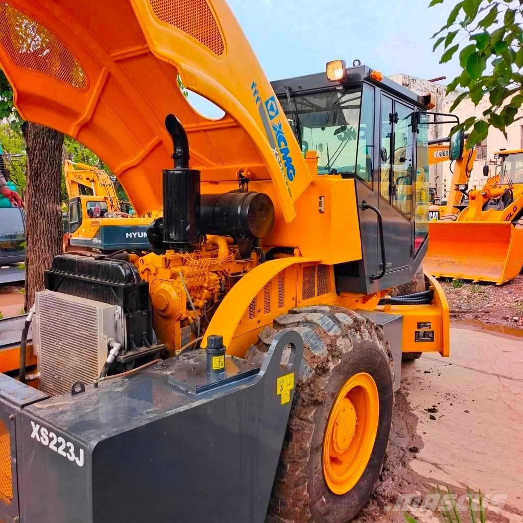 XCMG XS 223 J Грунтовые катки