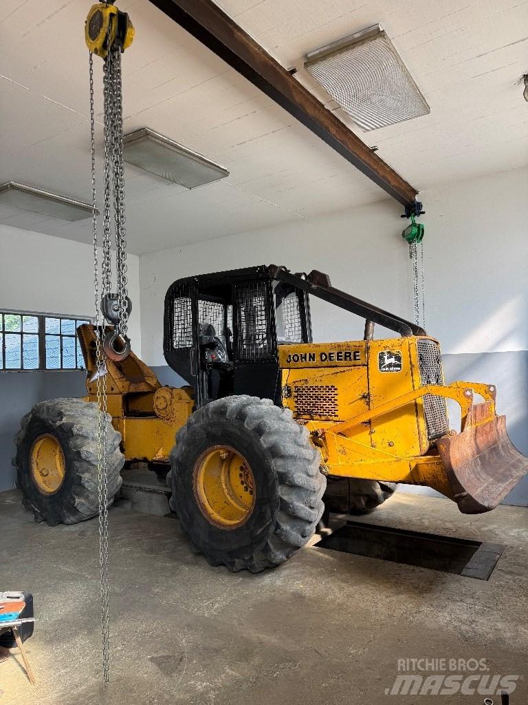 John Deere 540b 540b Лесохозяйственные тракторы