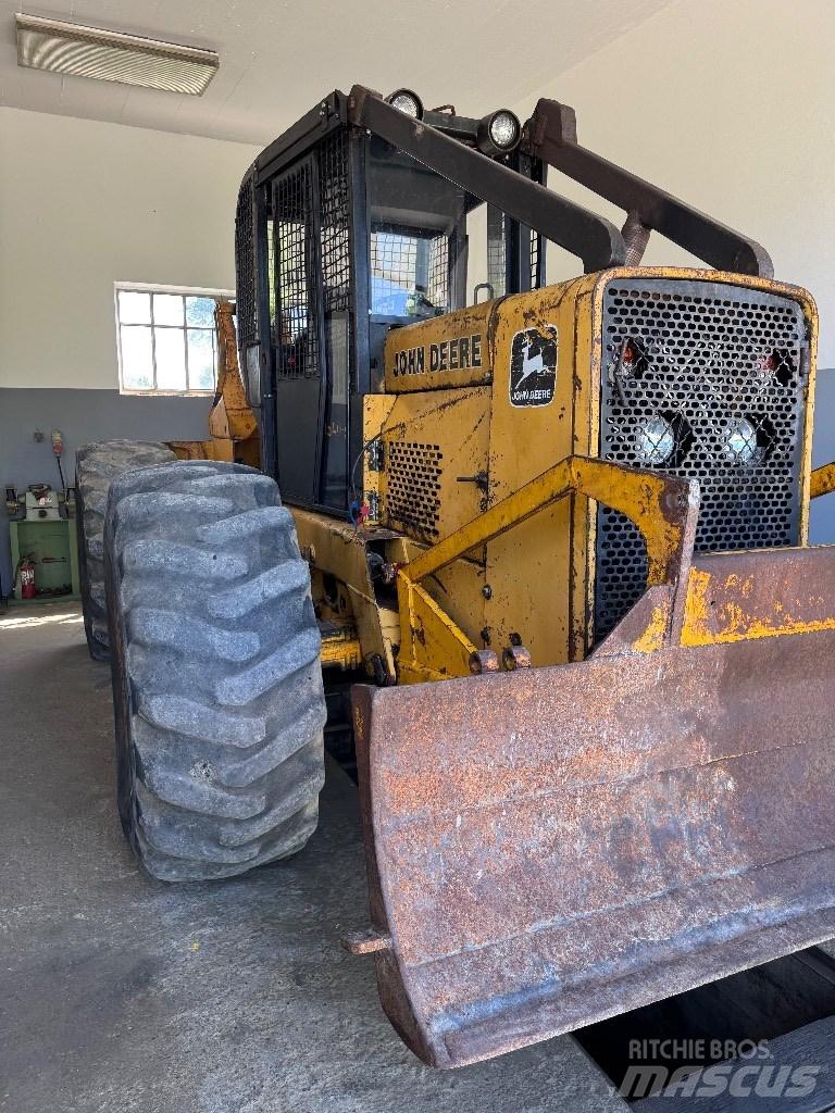 John Deere 540b 540b Лесохозяйственные тракторы