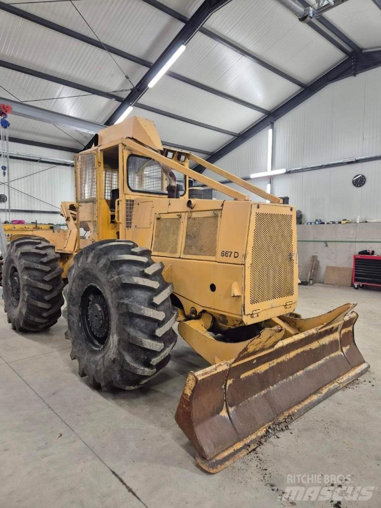 John Deere 667d Лесохозяйственные тракторы
