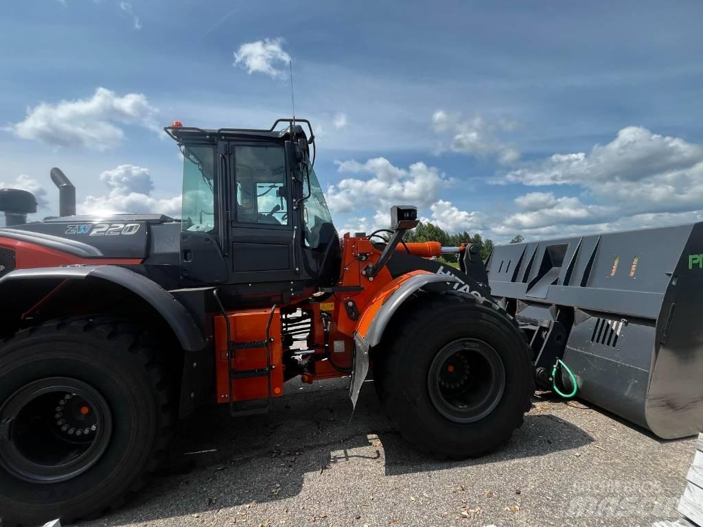 Hitachi ZW 220 Фронтальные погрузчики
