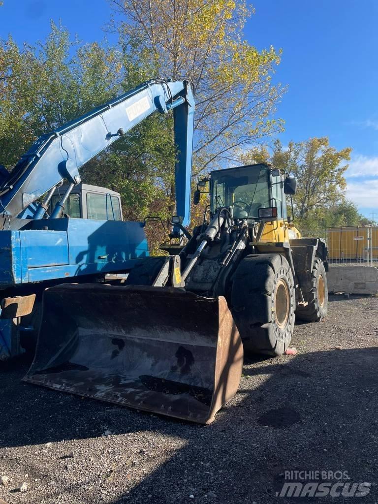 Komatsu WA 200 PT-5 Фронтальные погрузчики