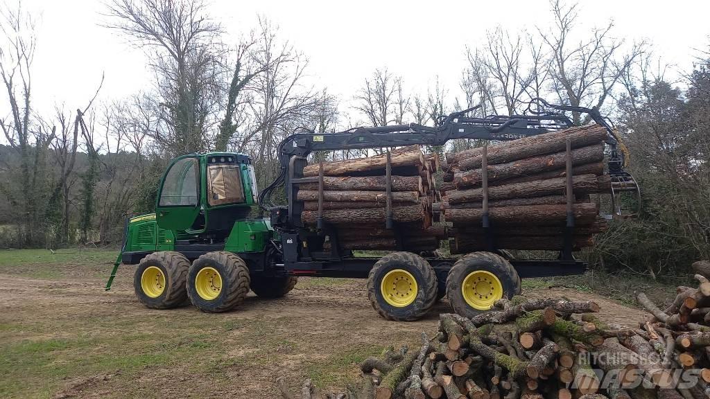 John Deere 1110 E Форвардеры