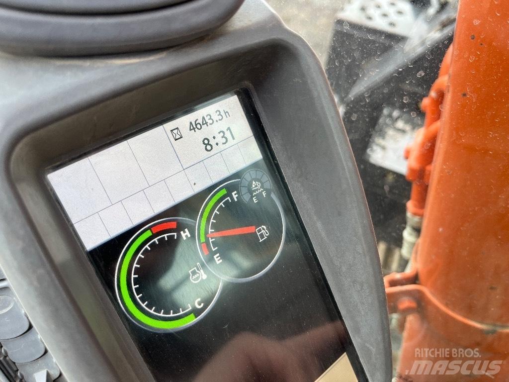 Hitachi ZX135 US-6 Гусеничные экскаваторы