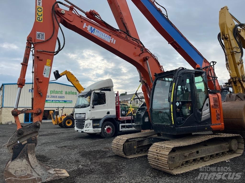 Hitachi ZX135 US-6 Гусеничные экскаваторы