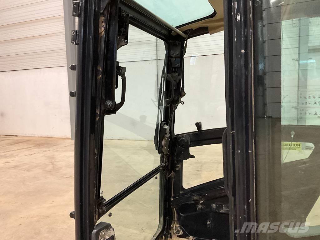 Kubota U 56-5 Кабины и интерьер