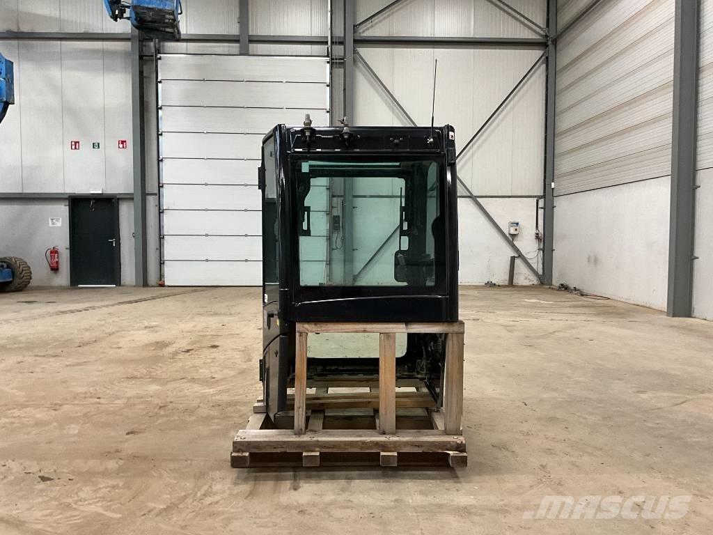Kubota U 56-5 Кабины и интерьер
