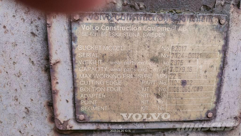 Volvo 180F Ковши