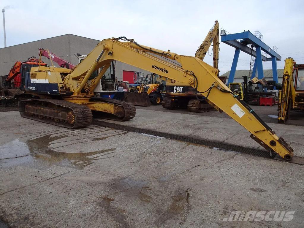 Komatsu PC210LC-5K Гусеничные экскаваторы