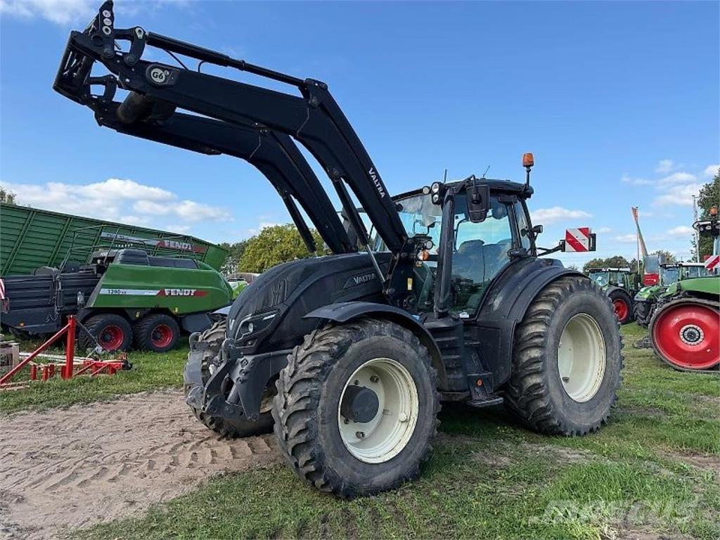 Valtra T 254 Versu Трактора
