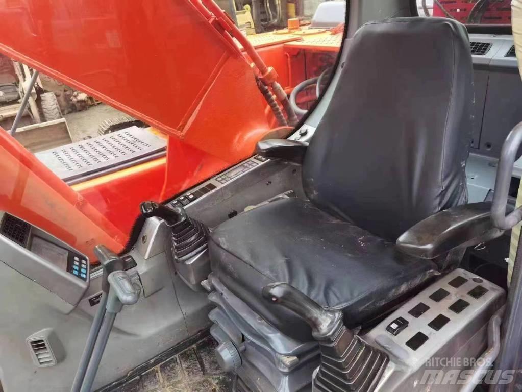 Doosan DX225LC Гусеничные экскаваторы