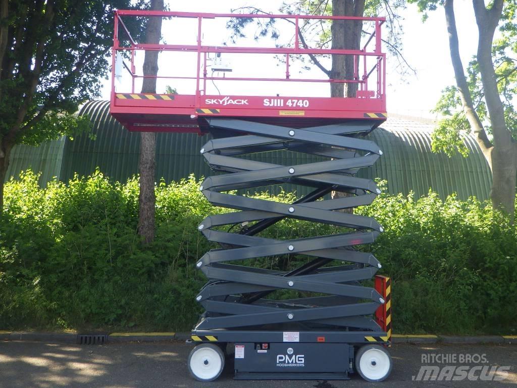 SkyJack SJ4740 Ножничные подъемники